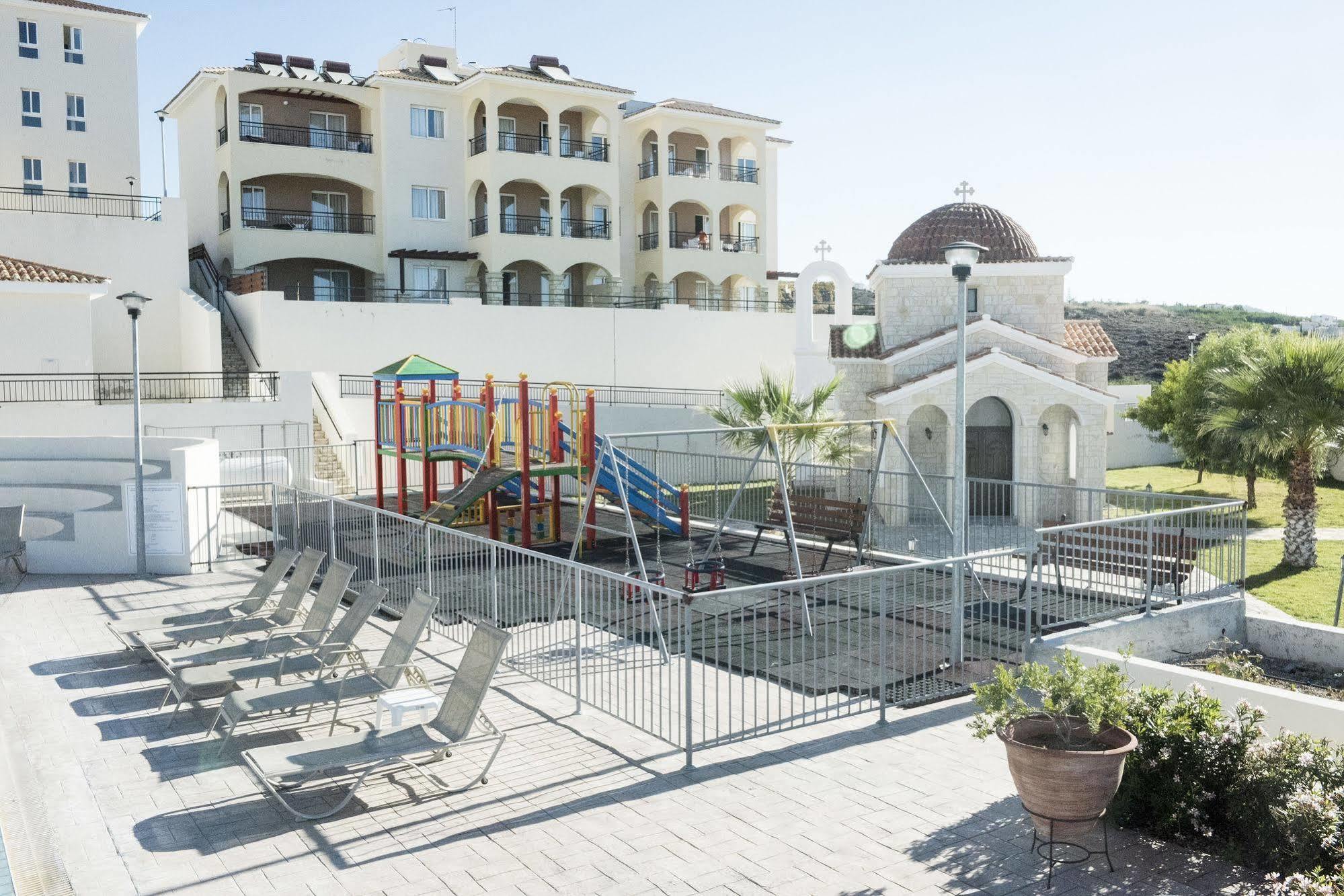 Club St. George (Adults Only) Aparthotel Tremithousa Ngoại thất bức ảnh