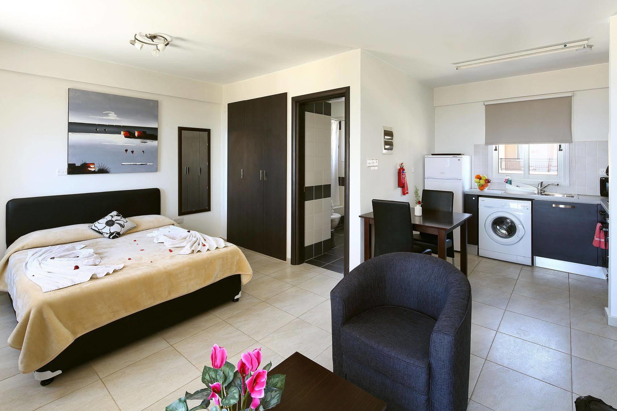 Club St. George (Adults Only) Aparthotel Tremithousa Ngoại thất bức ảnh
